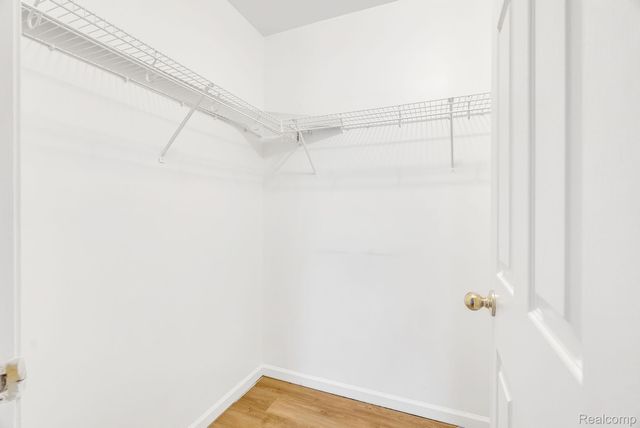 8208 Chesapeake Circle, Walled Lake, MI 48390