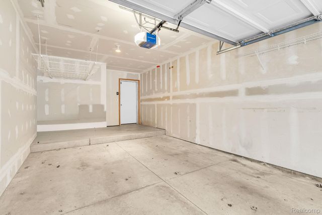 8208 Chesapeake Circle, Walled Lake, MI 48390