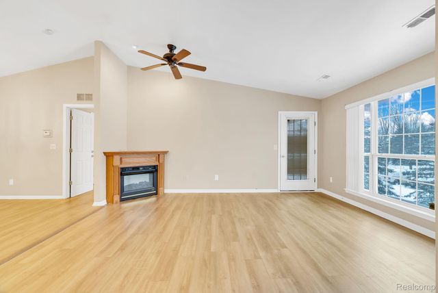 8208 Chesapeake Circle, Walled Lake, MI 48390