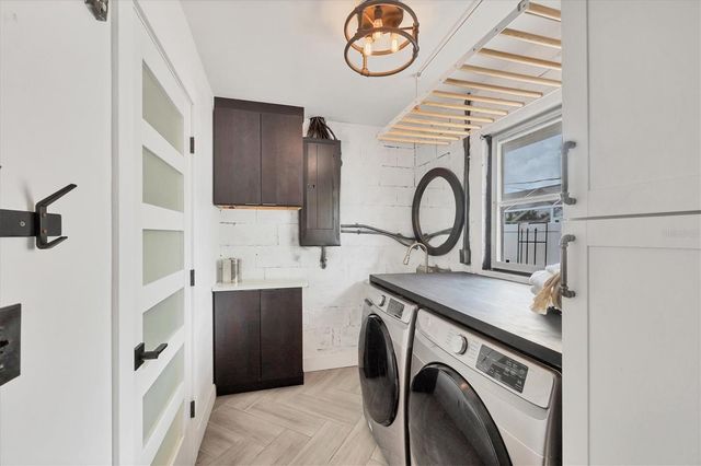 527 BELLAIRE DRIVE, Venice, FL 34293