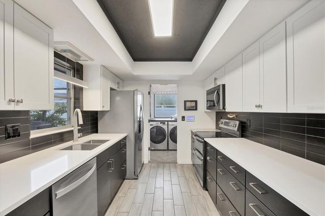 527 BELLAIRE DRIVE, Venice, FL 34293