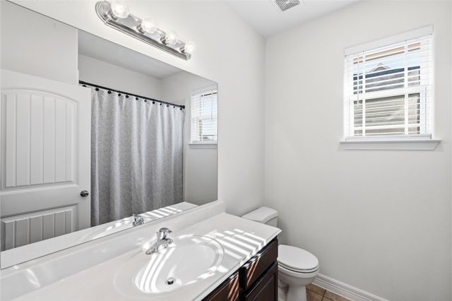 11711 Diamond Court, Mont Belvieu, TX 77535