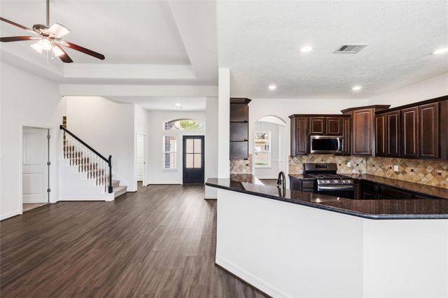 11711 Diamond Court, Mont Belvieu, TX 77535