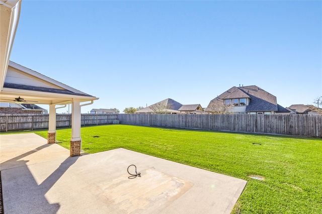 11711 Diamond Court, Mont Belvieu, TX 77535