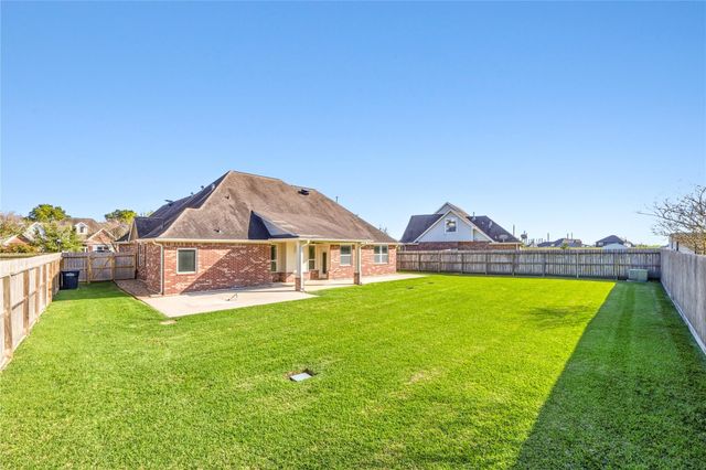 11711 Diamond Court, Mont Belvieu, TX 77535