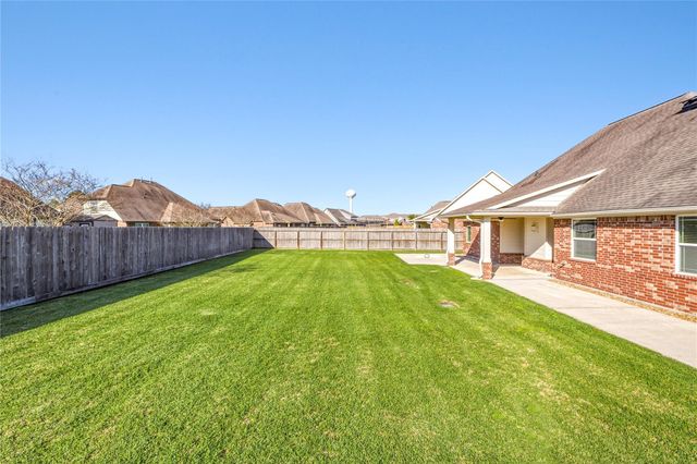 11711 Diamond Court, Mont Belvieu, TX 77535