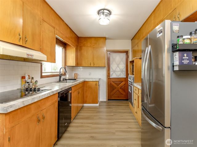 414 7th Street SW, Puyallup, WA 98374