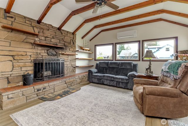 414 7th Street SW, Puyallup, WA 98374
