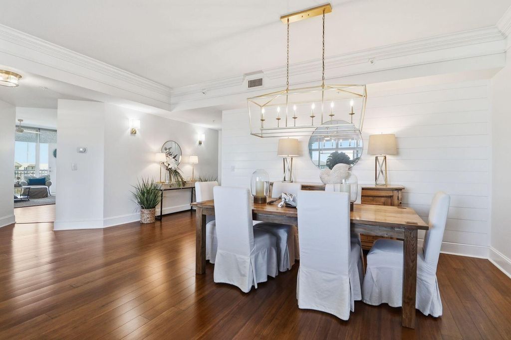 Image 16 of property listing at 161 N Plaza Court 501, Mount Pleasant, SC 29464