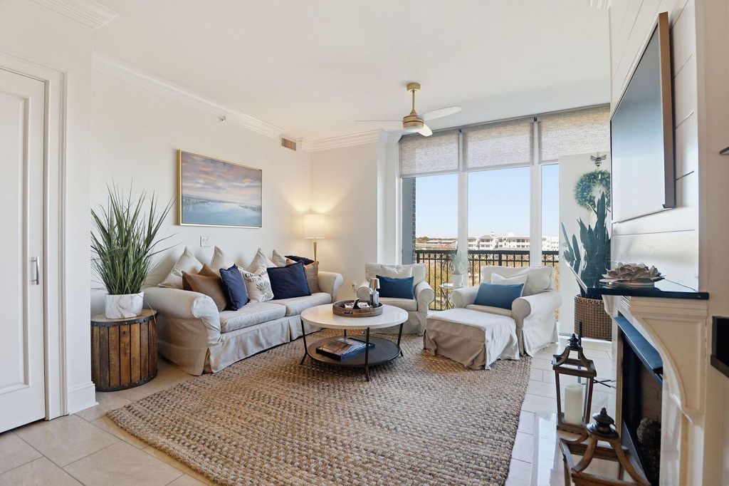 Image 19 of property listing at 161 N Plaza Court 501, Mount Pleasant, SC 29464