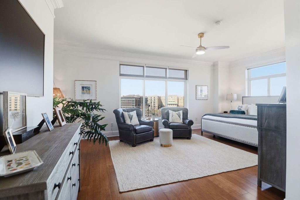 Image 25 of property listing at 161 N Plaza Court 501, Mount Pleasant, SC 29464