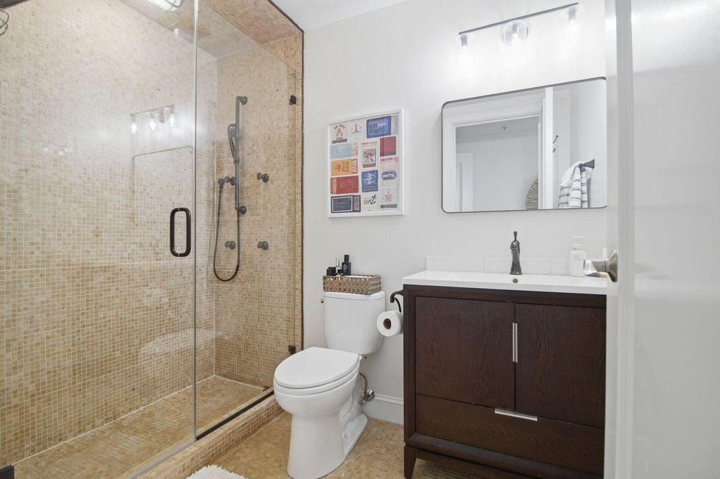 Image 36 of property listing at 161 N Plaza Court 501, Mount Pleasant, SC 29464