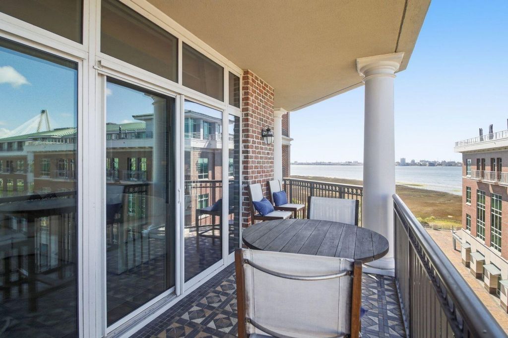 Image 38 of property listing at 161 N Plaza Court 501, Mount Pleasant, SC 29464