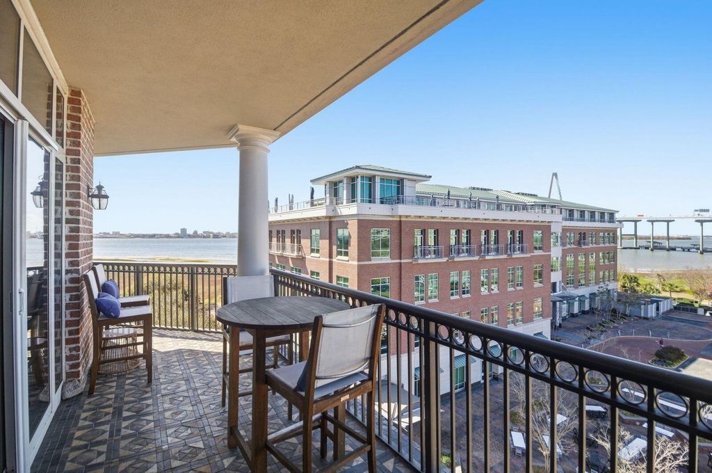 Image 39 of property listing at 161 N Plaza Court 501, Mount Pleasant, SC 29464