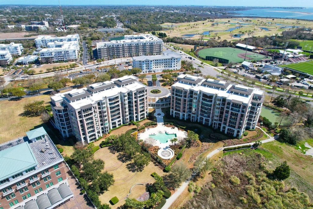 Image 47 of property listing at 161 N Plaza Court 501, Mount Pleasant, SC 29464