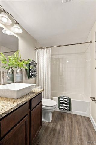 1445 Thrush Place, Brentwood, MO 63144
