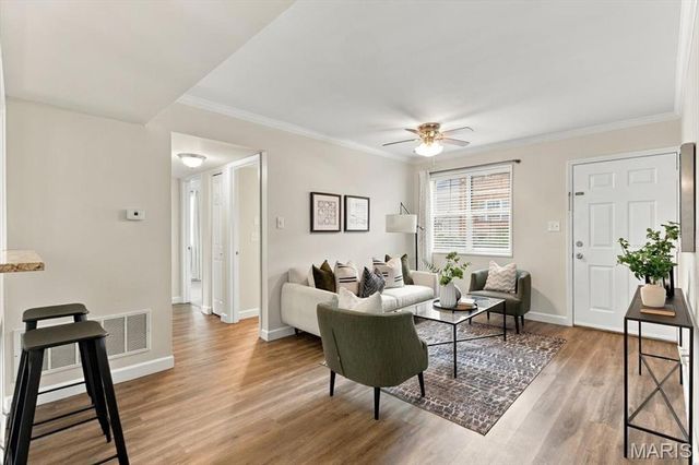 1445 Thrush Place, Brentwood, MO 63144