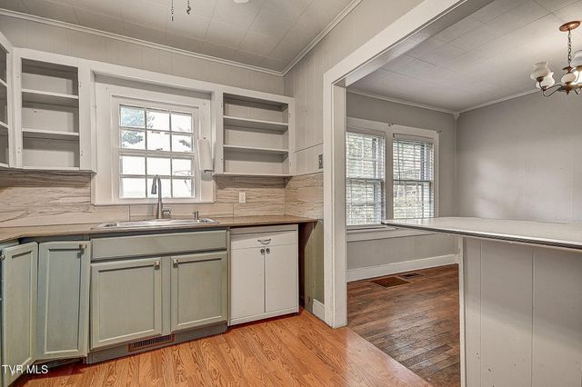 1702 Pierce Street, Kingsport, TN 37664