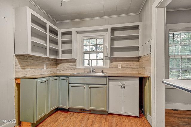 1702 Pierce Street, Kingsport, TN 37664