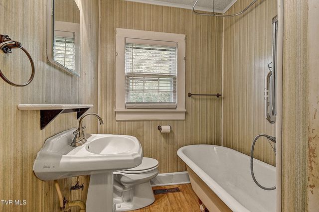 1702 Pierce Street, Kingsport, TN 37664