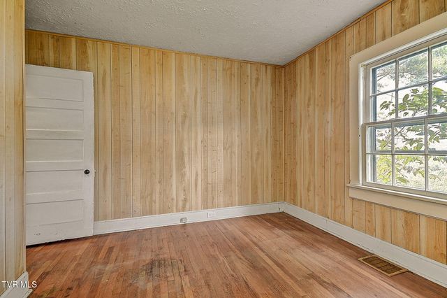 1702 Pierce Street, Kingsport, TN 37664