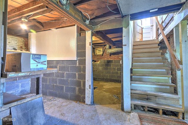 1702 Pierce Street, Kingsport, TN 37664