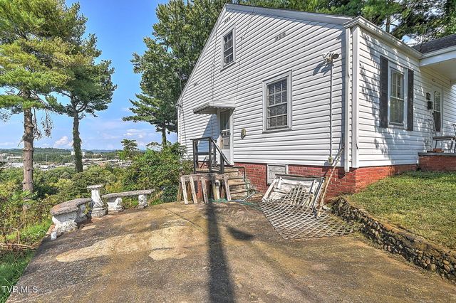 1702 Pierce Street, Kingsport, TN 37664