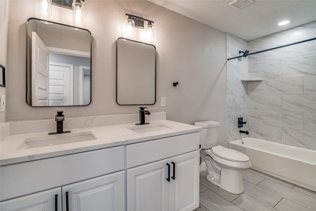 352 E Page Avenue, Dallas, TX 75203