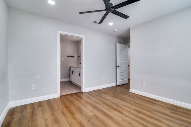 352 E Page Avenue, Dallas, TX 75203