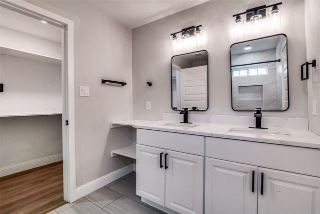 352 E Page Avenue, Dallas, TX 75203