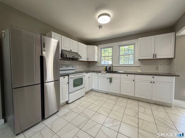 4 Bishop Street, North Haven, CT 06473