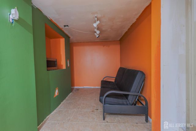 25 Ovington Avenue, Edison, NJ 08817