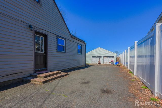 25 Ovington Avenue, Edison, NJ 08817