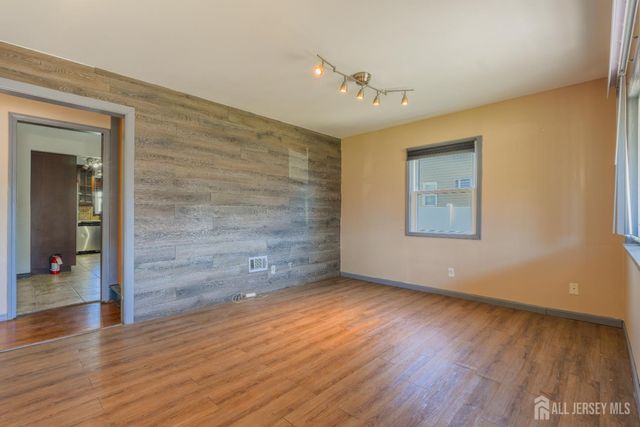 25 Ovington Avenue, Edison, NJ 08817