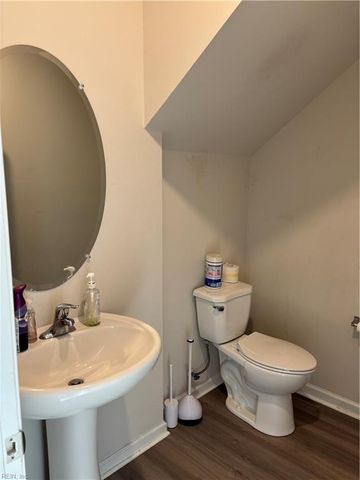 1520 Waltham LN, Newport News, VA 23608