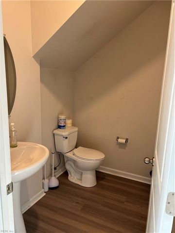 1520 Waltham LN, Newport News, VA 23608