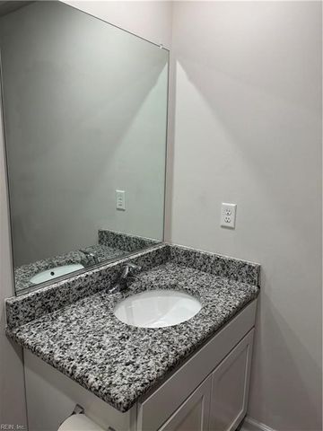 1520 Waltham LN, Newport News, VA 23608