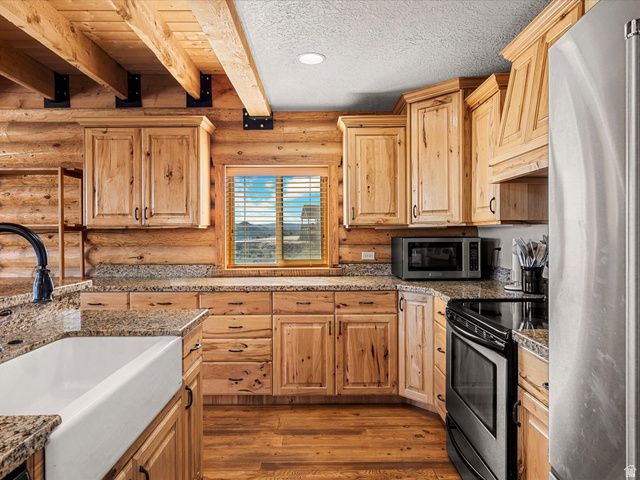 2372 S HIDAWAY CIR, Garden City, UT 84028