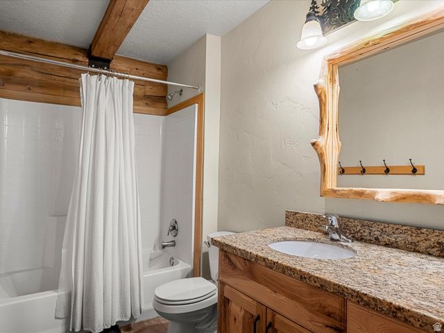 2372 S HIDAWAY CIR, Garden City, UT 84028