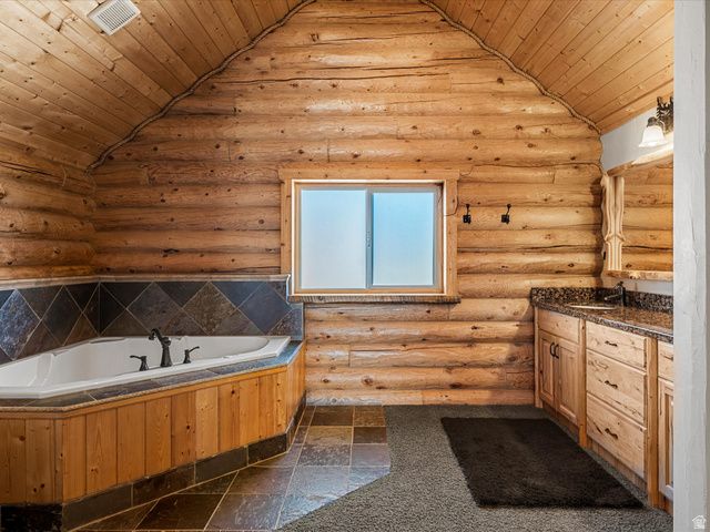 2372 S HIDAWAY CIR, Garden City, UT 84028