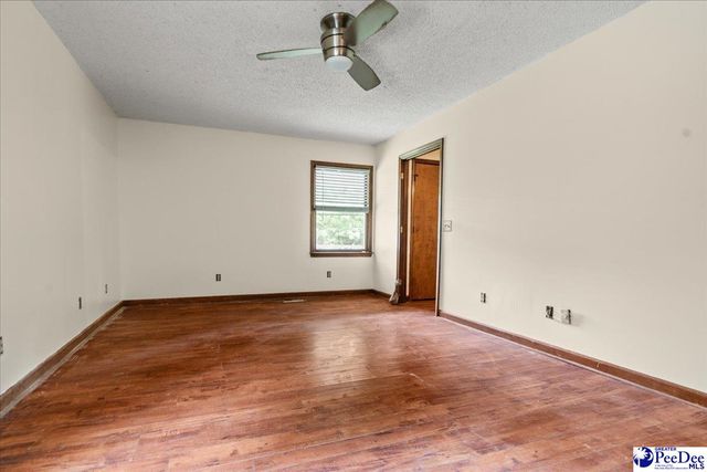 1403 Pheasant Rd, Effingham, SC 29541