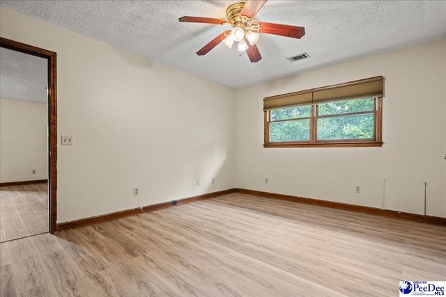 1403 Pheasant Rd, Effingham, SC 29541