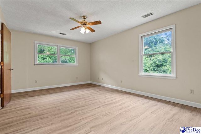 1403 Pheasant Rd, Effingham, SC 29541