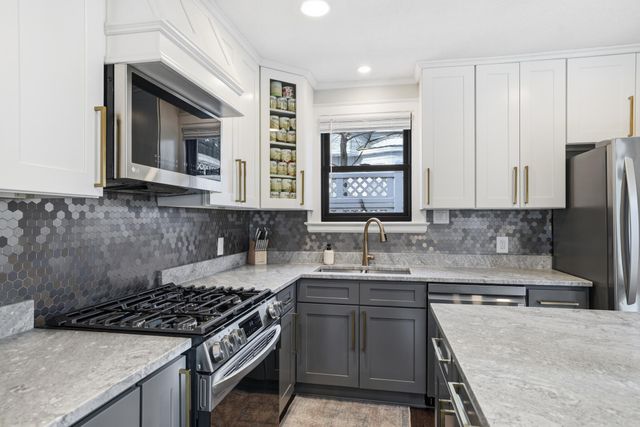 117 Arthur Avenue SE, Minneapolis, MN 55414