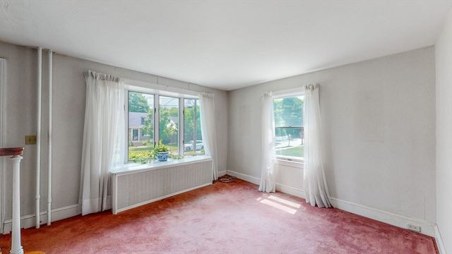 21 Grover St, Walpole, MA 02081