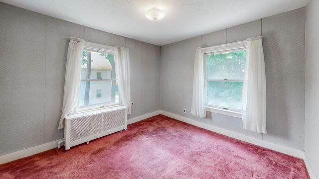 21 Grover St, Walpole, MA 02081