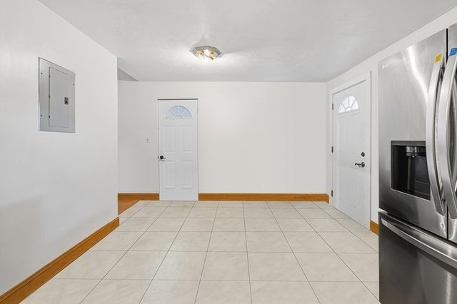 56 N Warren Ave, Brockton, MA 02301