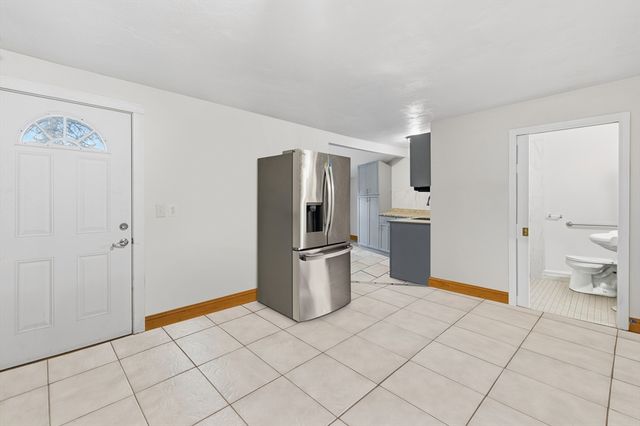 56 N Warren Ave, Brockton, MA 02301