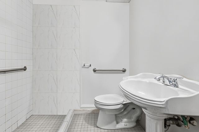 56 N Warren Ave, Brockton, MA 02301