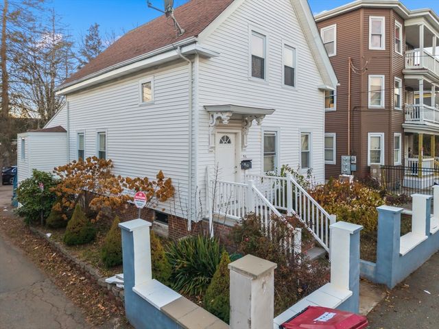 56 N Warren Ave, Brockton, MA 02301